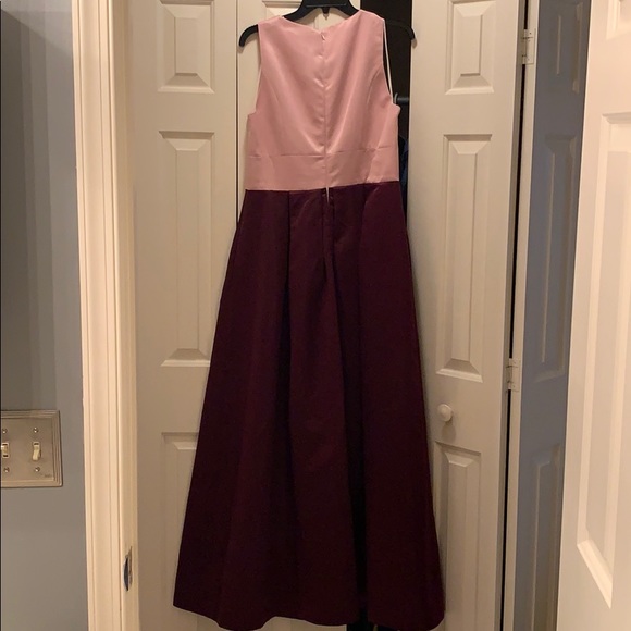 Beautiful floor length dress, size 10 has Pockets! - Picture 2 of 2
